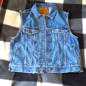 American Eagle denim vest medium wash